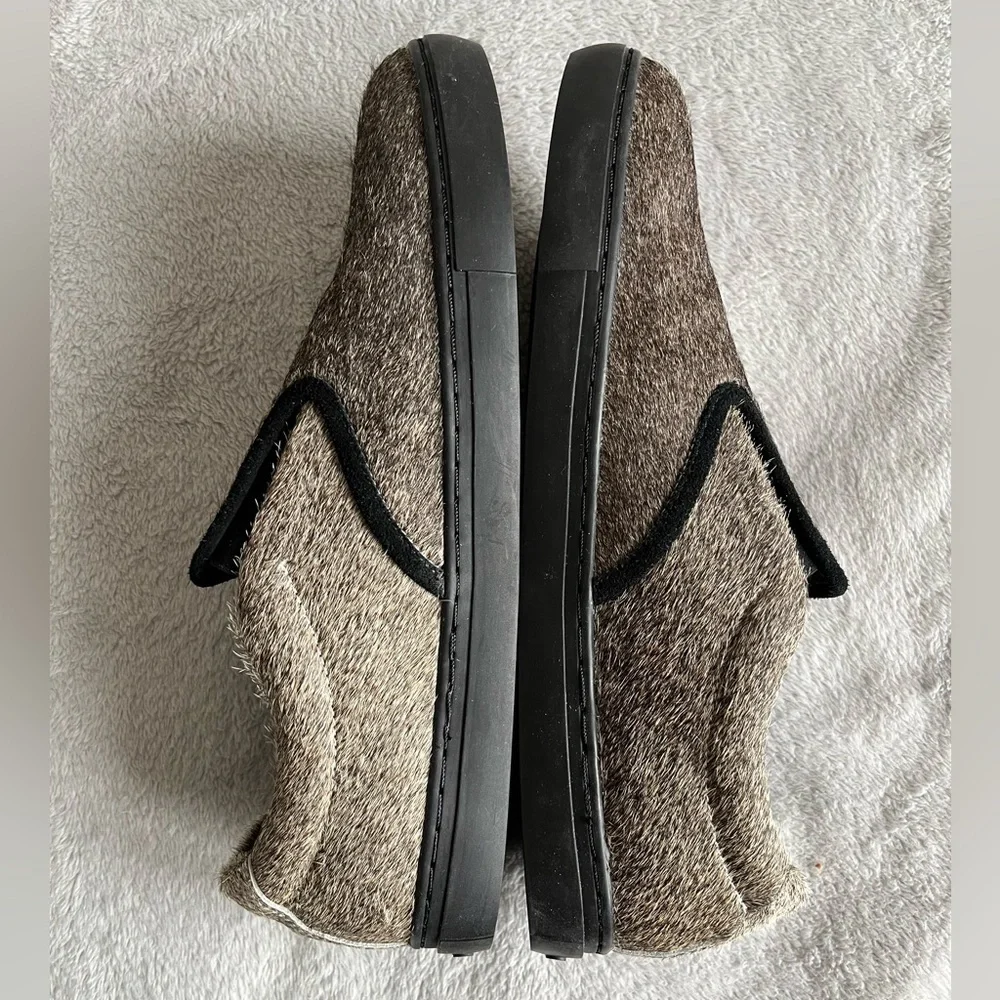 ONTO premium crafted slip on cowhide hair unisex sneakers size men 7 / women 8.5